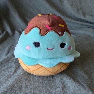Squishmellow Maya Mint Ice Cream 5" Stuffed Toy Kellytoy Green Plush Sprinkles